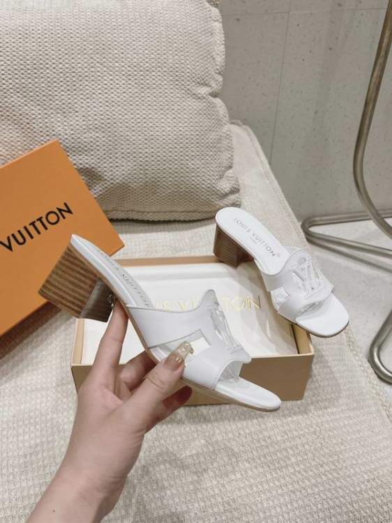 Picture of Louis Vuitton Shoes _SKULVsz35-42513623.5cmmnf0417